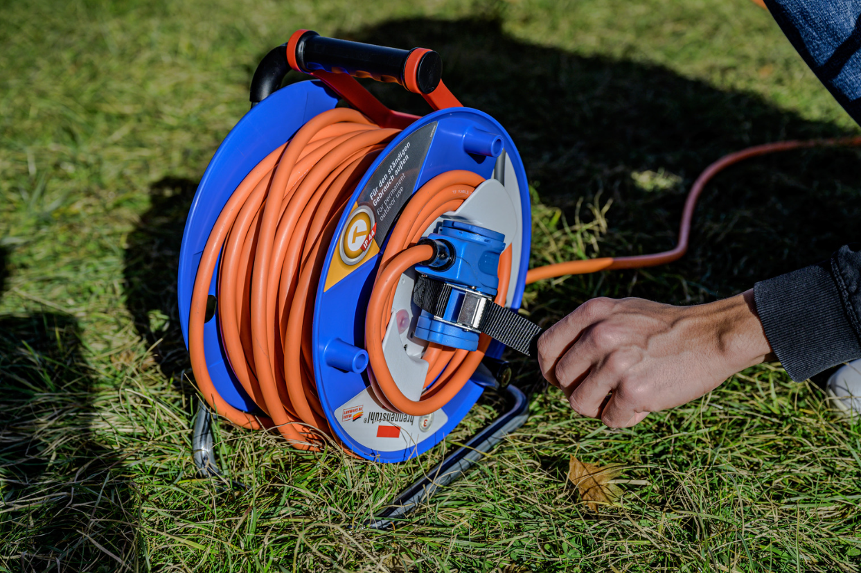 Camping-Kabeltrommel, CEE 3 mit 25m Kabel in orange